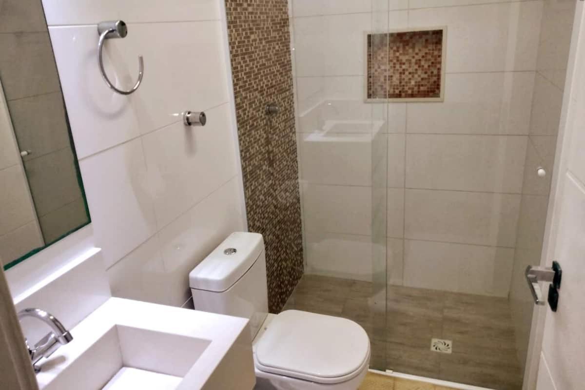 Apartamento Tranquilo Com Duas No Do Guaruja!!
